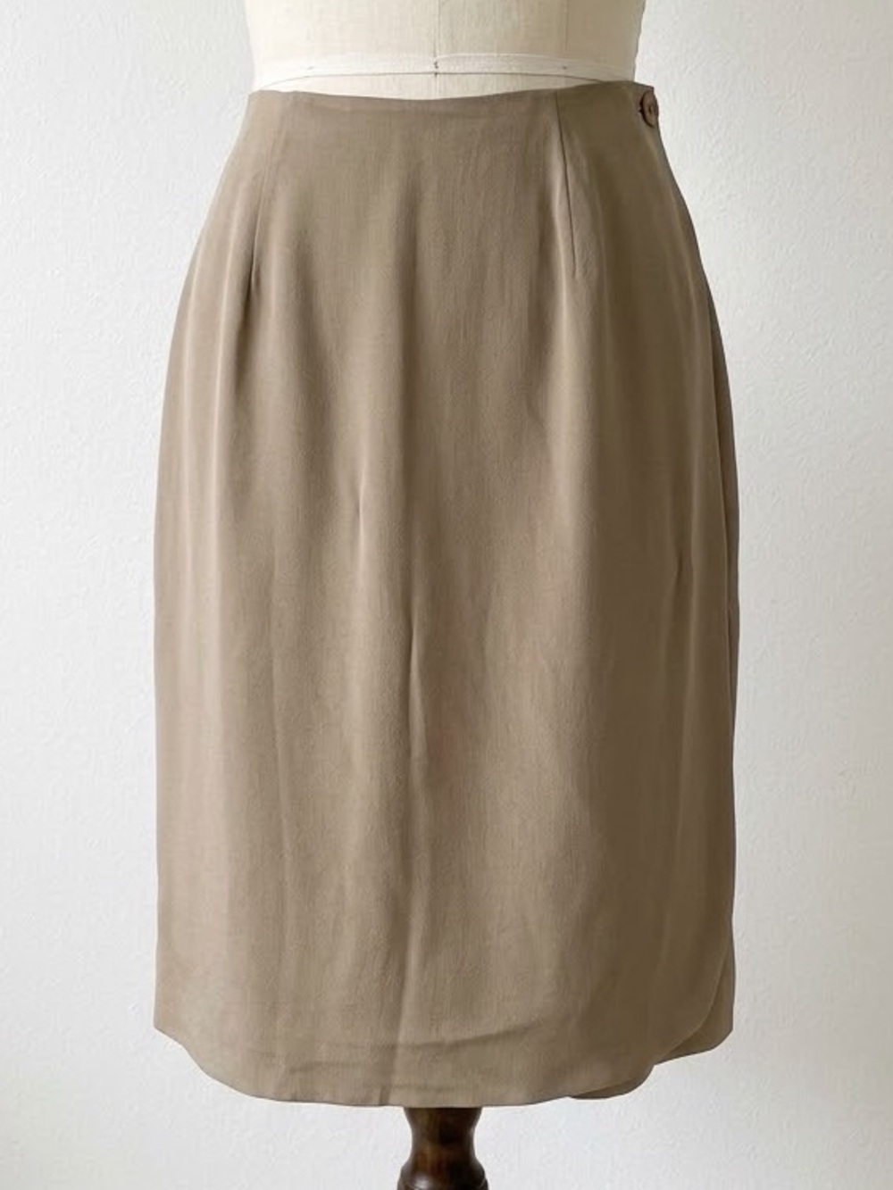 Vintage Calvin Klein 100% Silk Wrap Style Skirt - Fits Modern S (US 4-6) - Taupe